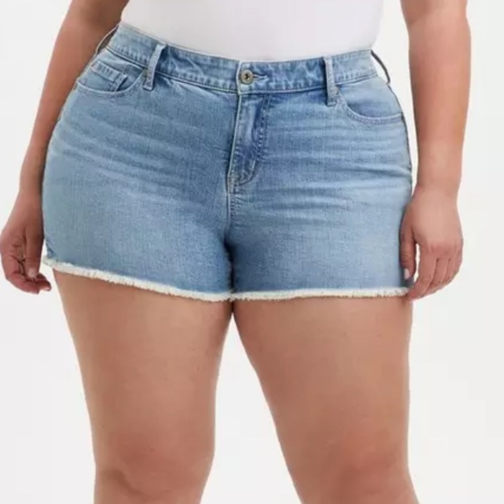 Torrid 3.5 Inch Vintage Stretch Mid-Rise Short